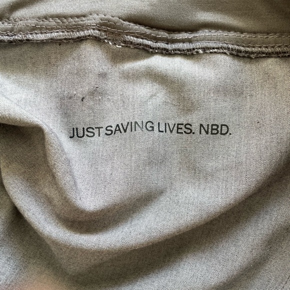 FIGS High Waisted Zamora
Tech Jogger Scrub
Pants Graphite Size XXL/P or 2XL P - Picture 11 of 16